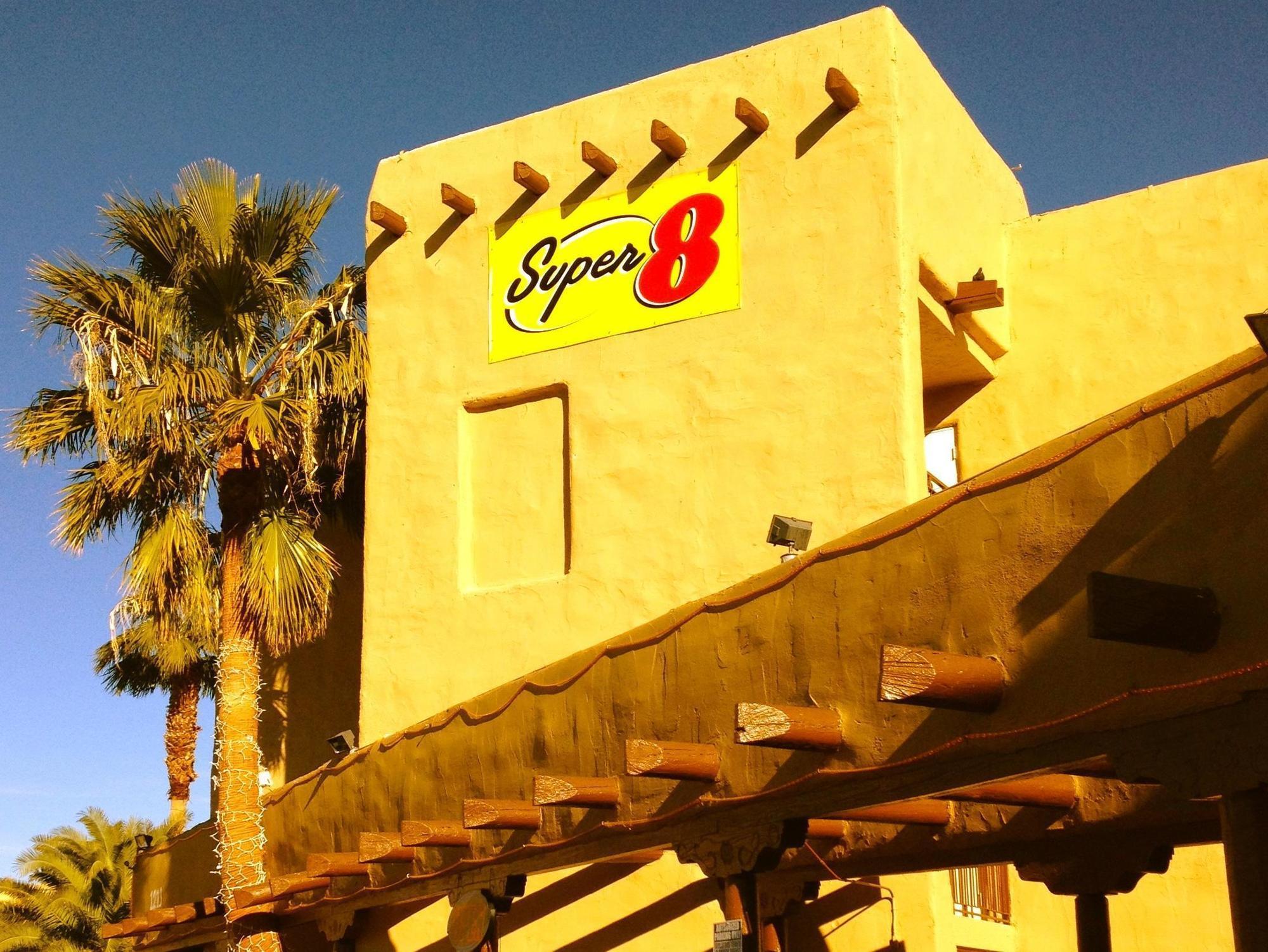 Super 8 By Wyndham Vegas North Strip/fremont St. Area Hotel 2*