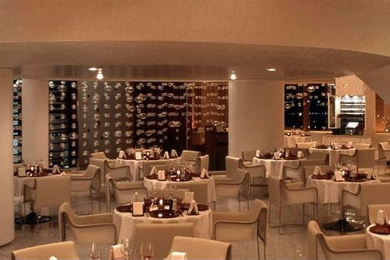The W Vegas At Mandalay Bay By Suiteness