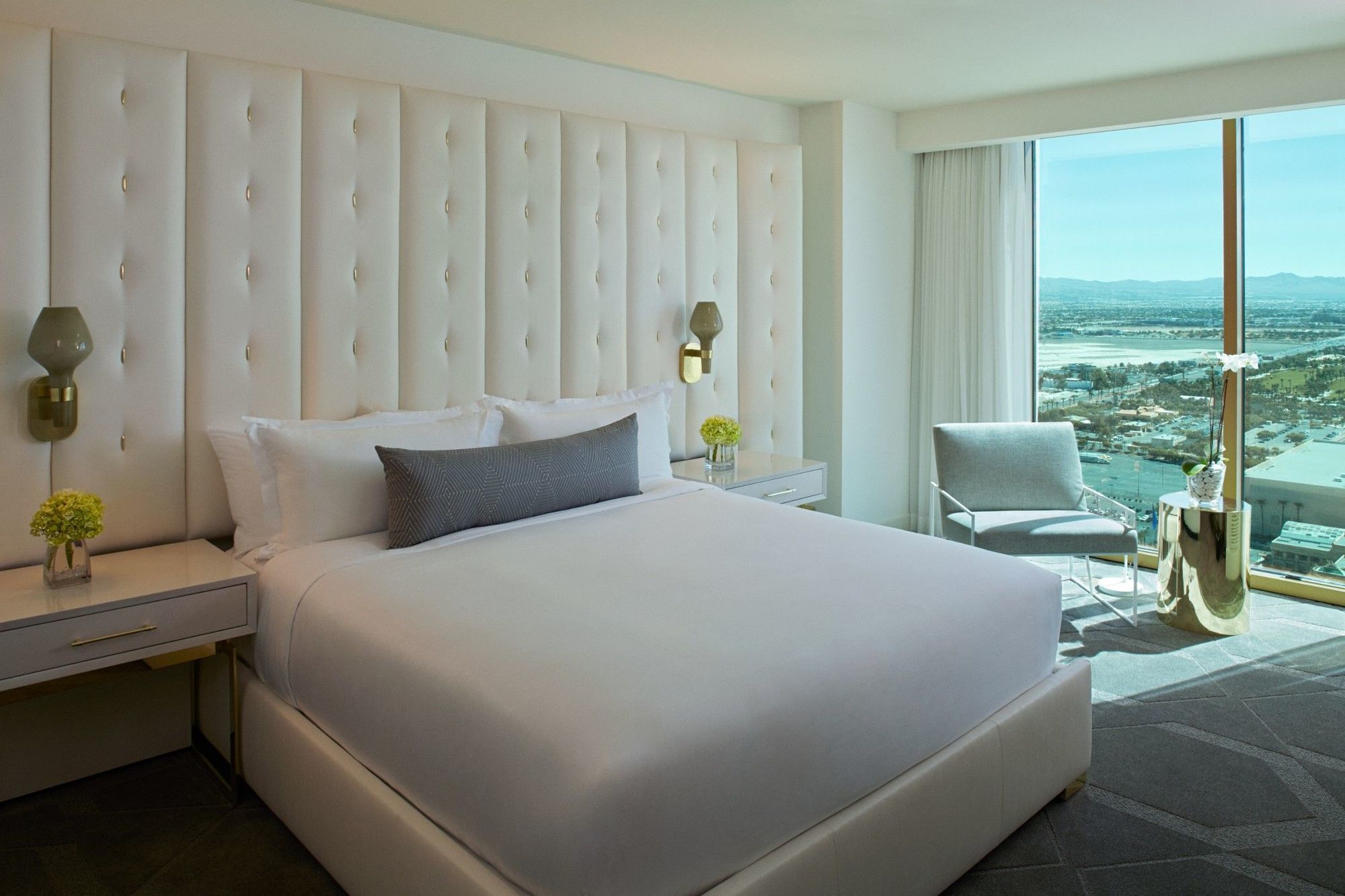 Resort The W Vegas At Mandalay Bay By Suiteness Las Vegas