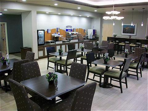 Express & Vegas Sw Springvalley By Ihg 3*