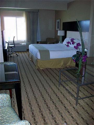 Express & Vegas Sw Springvalley By Ihg