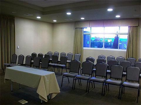 Express & Vegas Sw Springvalley By Ihg 3*