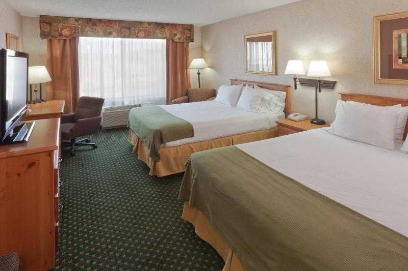 Express Vegas-nellis By Ihg Hotel 3*