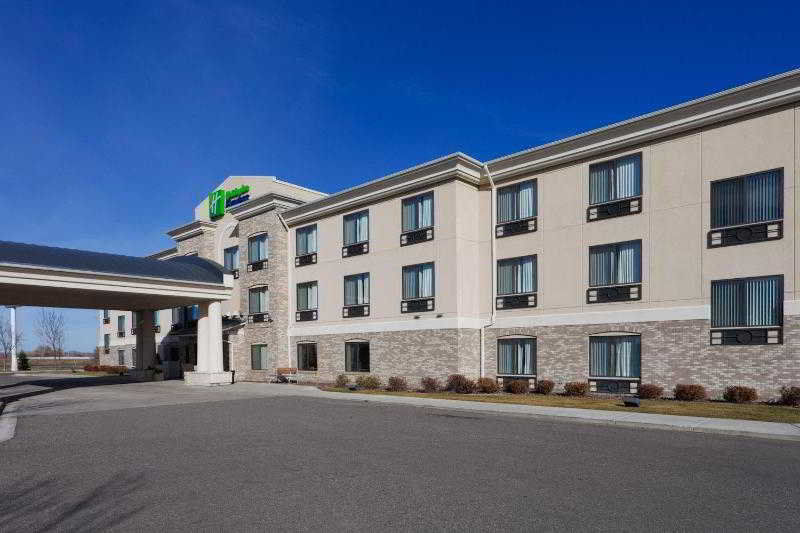 Express Vegas-nellis By Ihg Hotel 3*