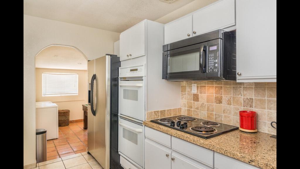 Adorable House Only A Few Miles From The Strip Holiday home *