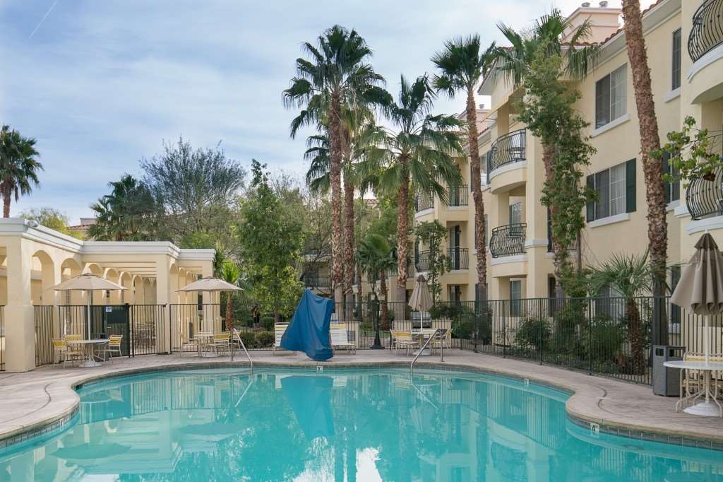 Club De Soleil All-suite Resort Las Vegas