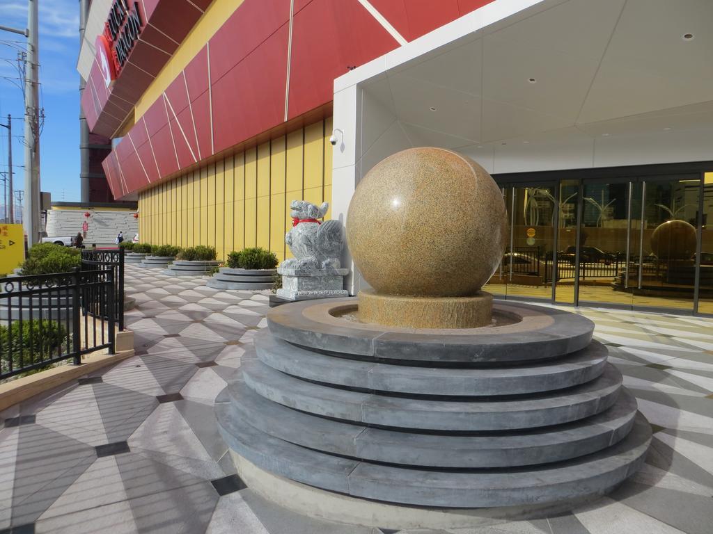 Lucky Dragon Hotel