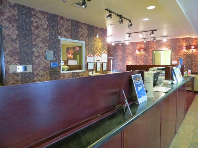 Hawthorn Vegas Hotel 3*