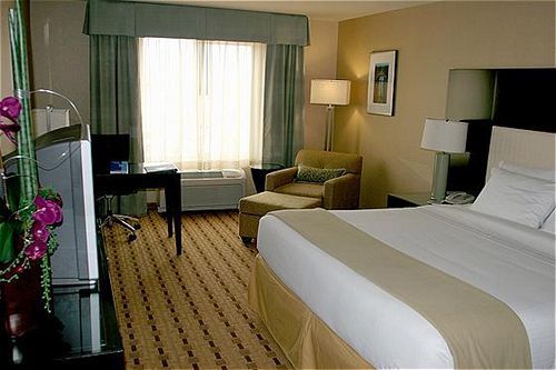 Hotel Express & Vegas Sw Springvalley By Ihg Las Vegas