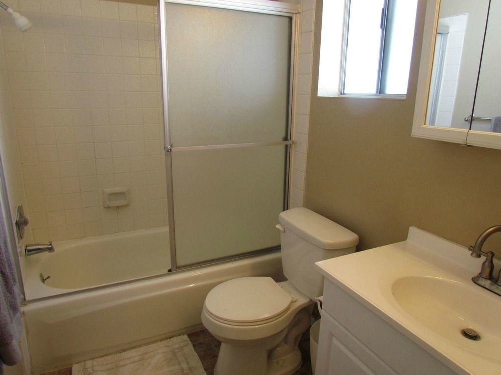 Townhouse 8 Minutes To Strip Apartment *