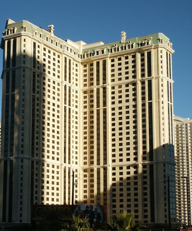 At Marriott's Grand Chateau Vegas Strip-no Fee Aparthotel