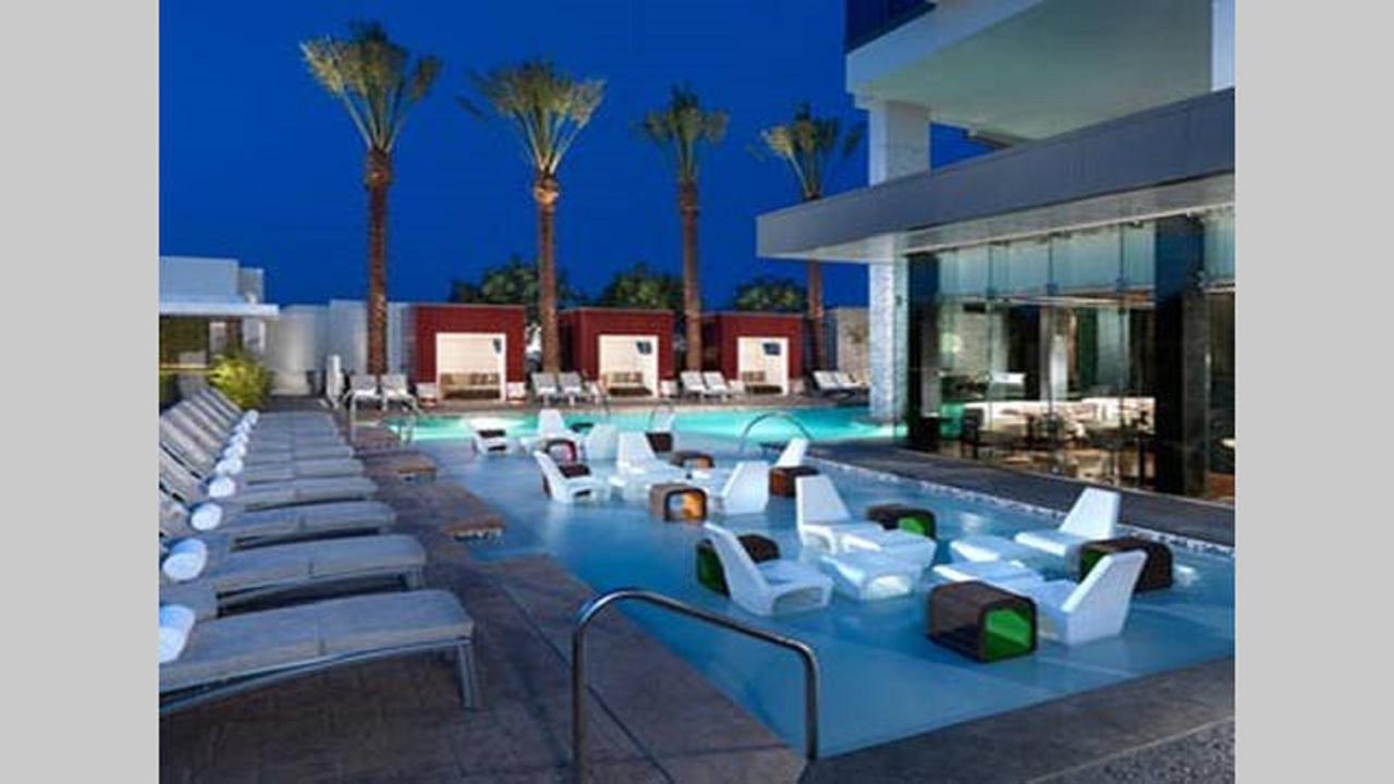 Aparthotel Palms Place With Balcony & Strip View