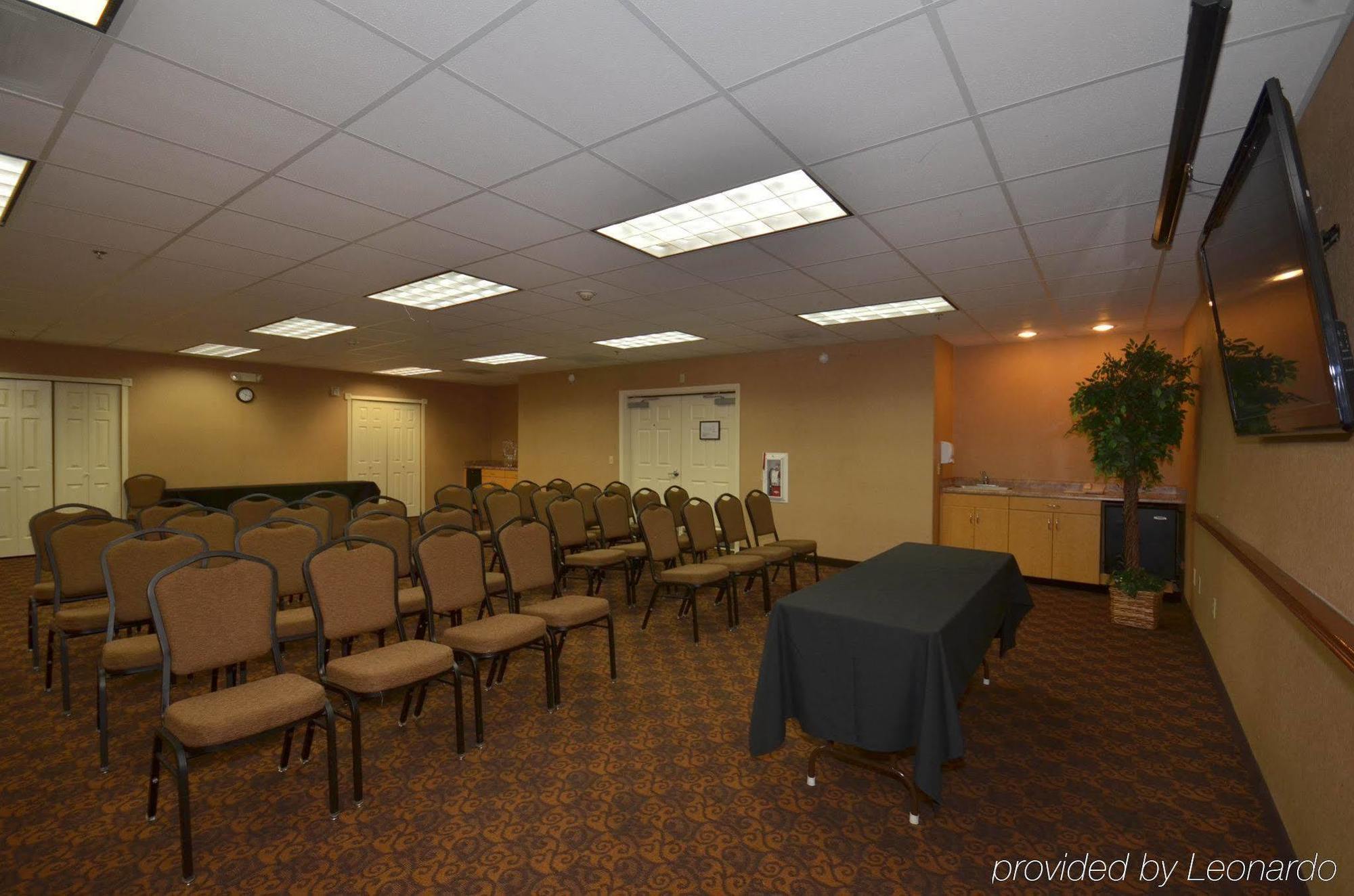 Express Vegas-nellis By Ihg Hotel