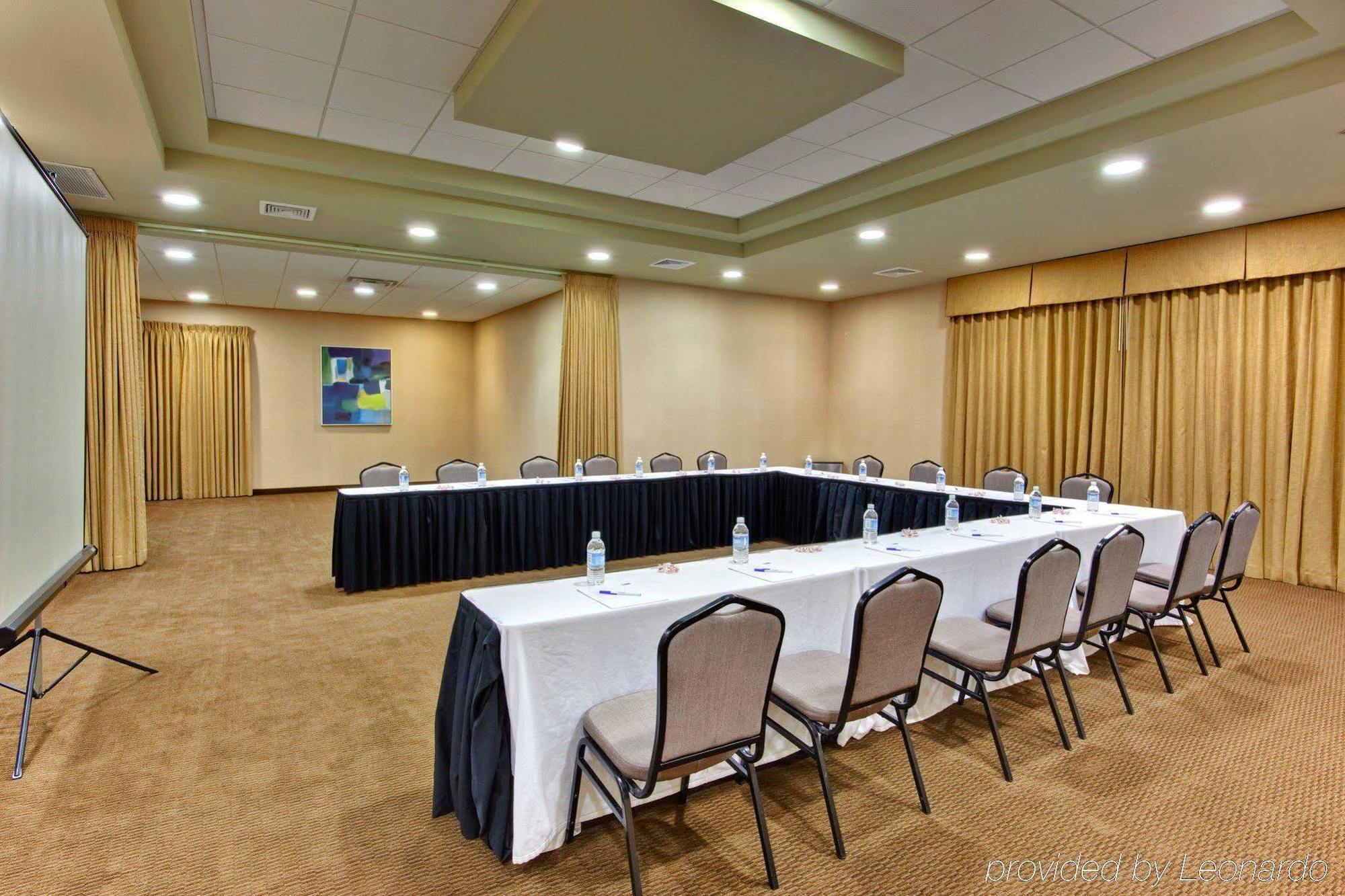 Express & Vegas Sw Springvalley By Ihg 3*