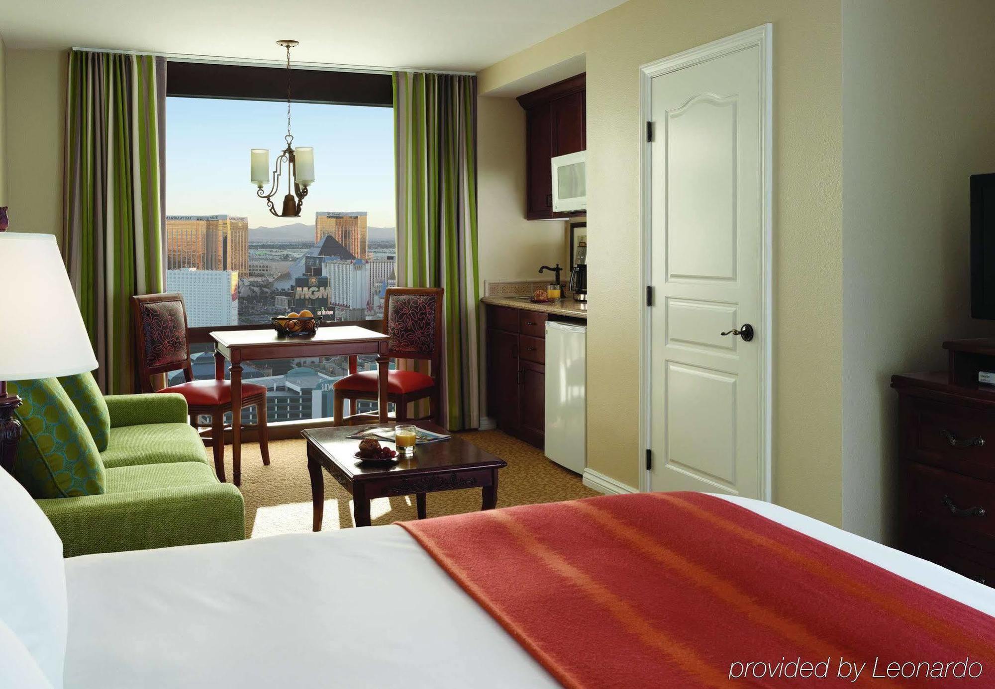 Marriott's Grand Chateau Hotel 4*