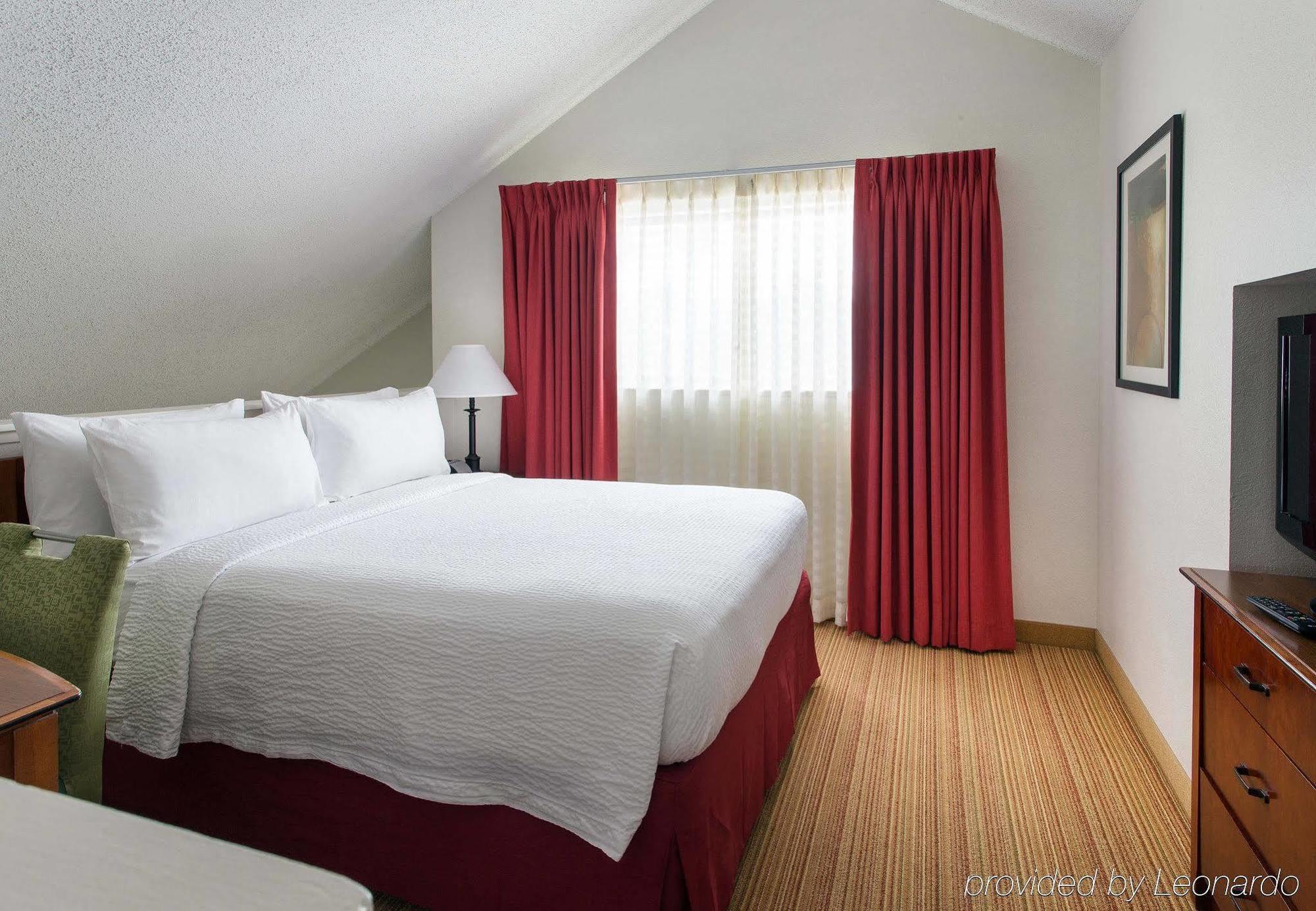 By Marriott Vegas Convention Center 3*