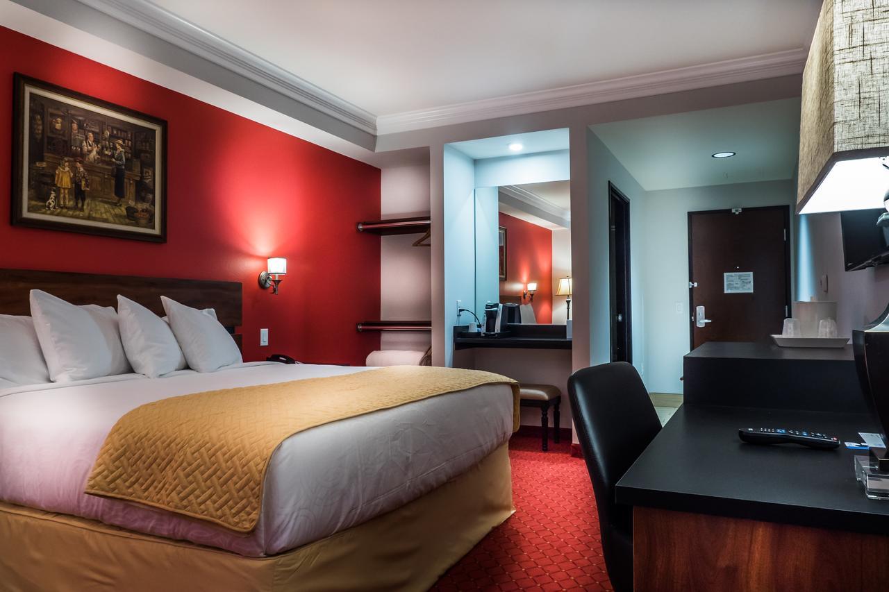 Hotel Skyline And Casino 3*