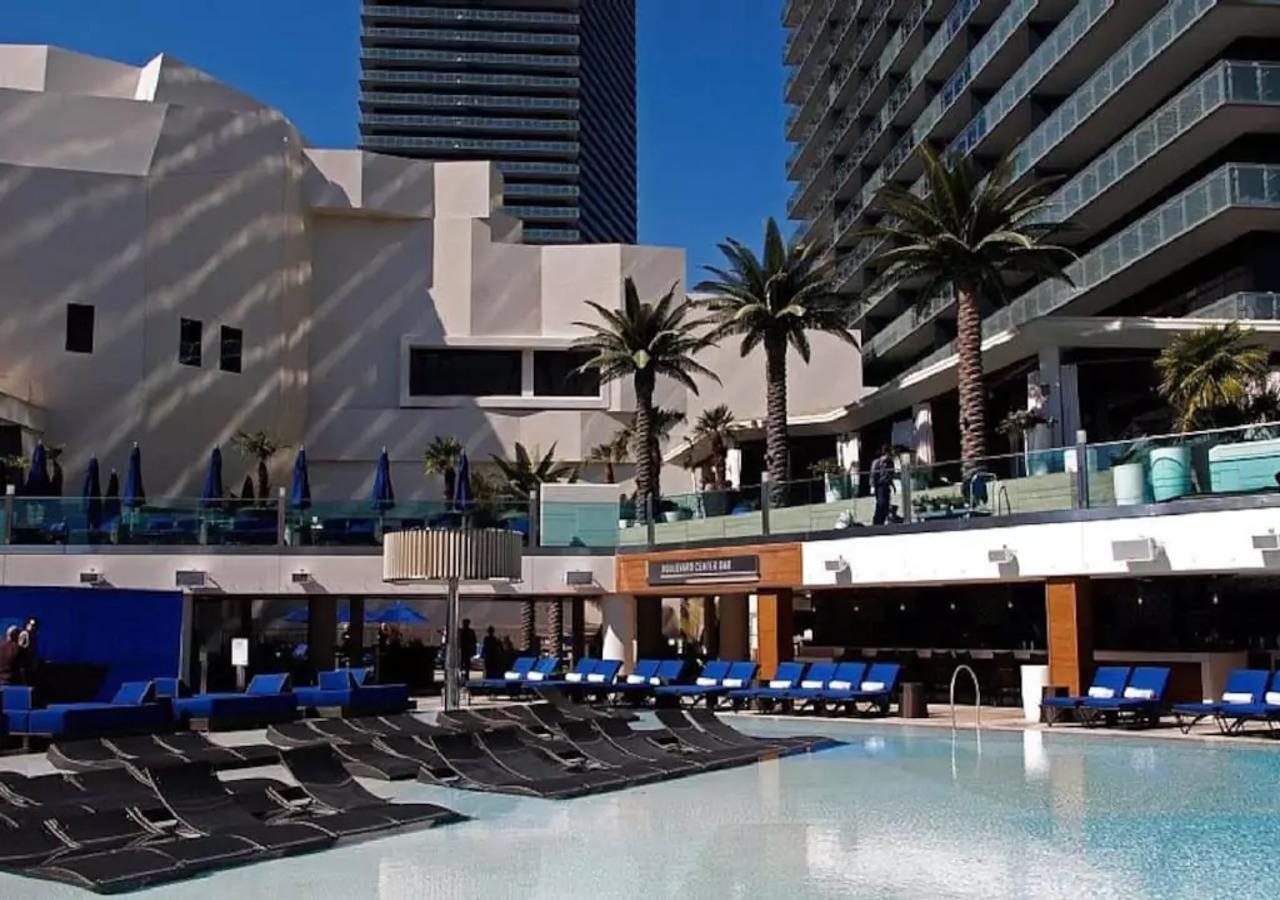 Jockey Club 3*