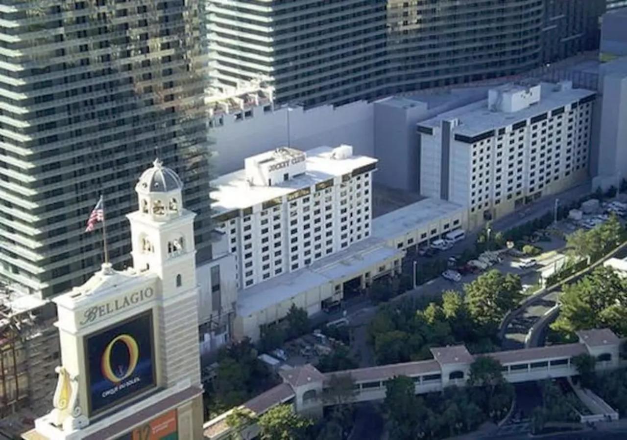 Jockey Club 3*