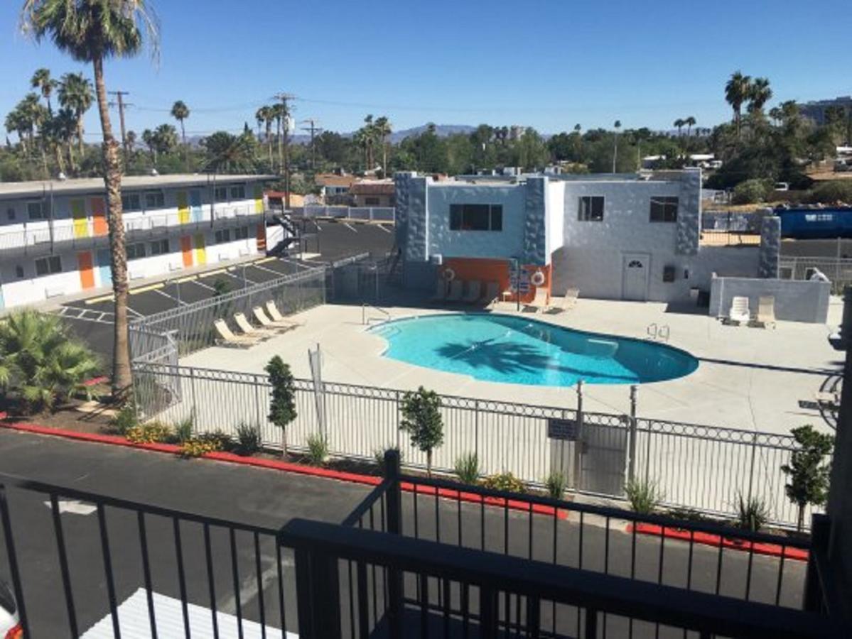 Super 8 By Wyndham Vegas North Strip/fremont St. Area Hotel