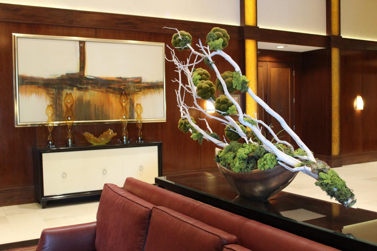 Luxury International At The Signature 4*
