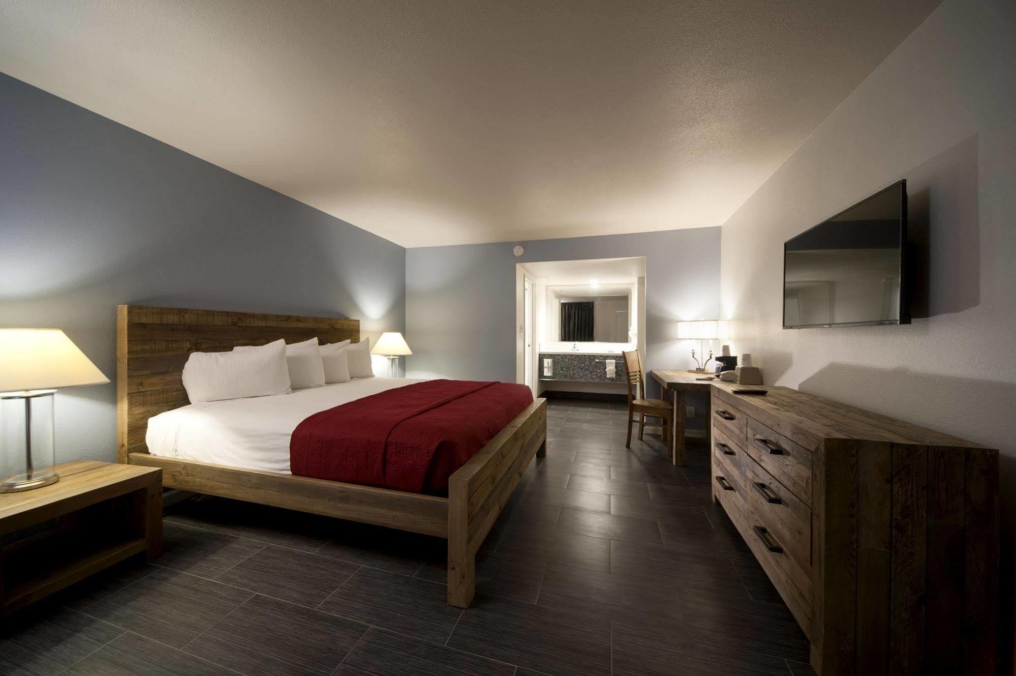 Hotel Thunderbird Boutique (adults Only) 2*