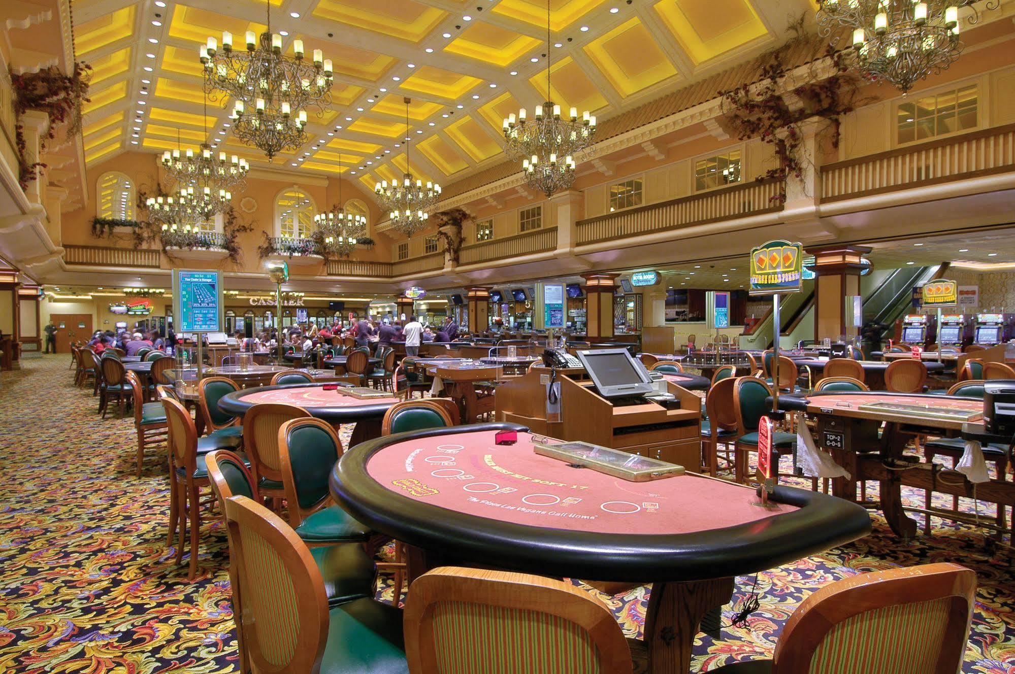 Gold Coast And Casino 3*