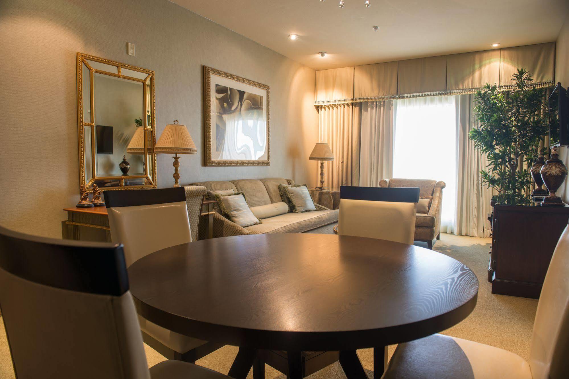 Express & Vegas Sw Springvalley By Ihg