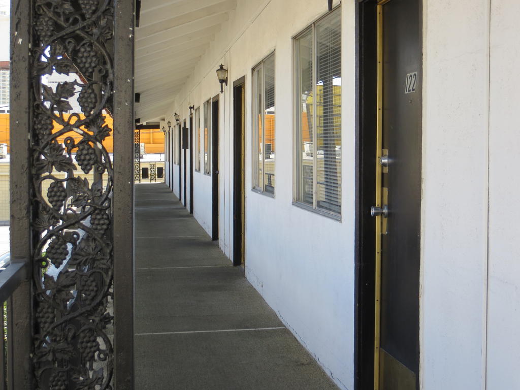 El Mirador Motel