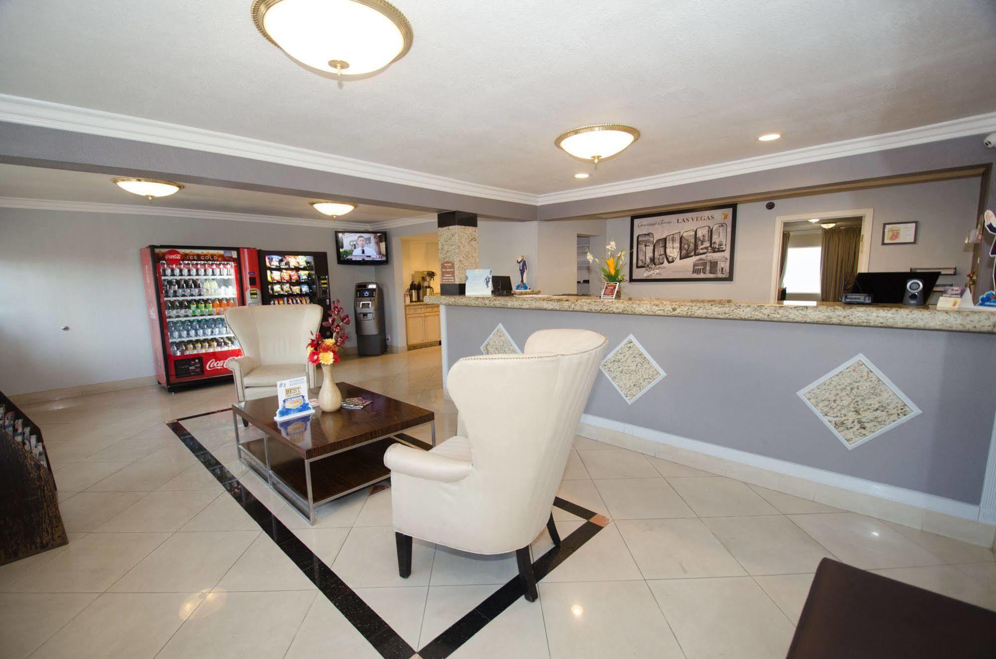 Super 8 By Wyndham Vegas North Strip/fremont St. Area Hotel 2*