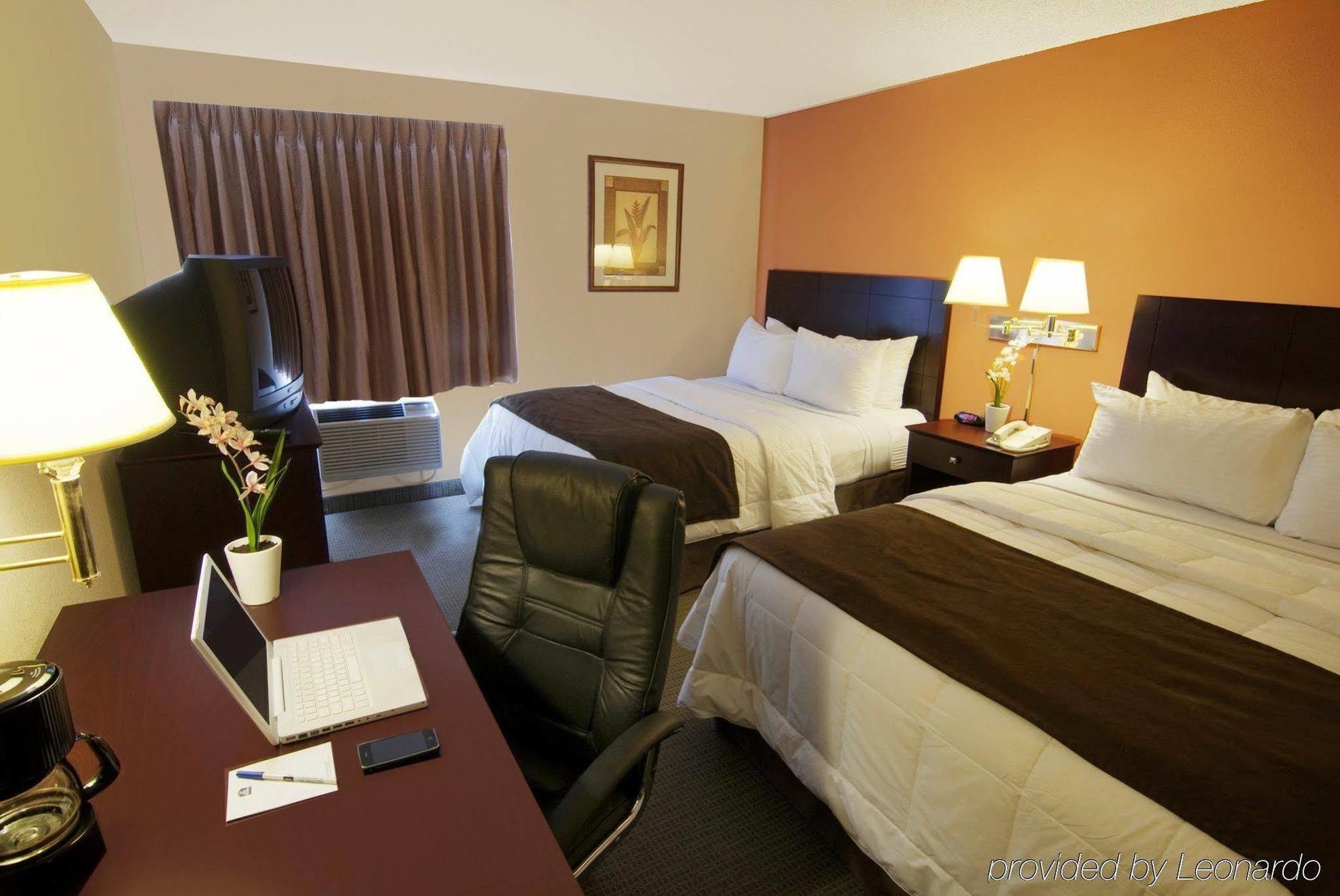Hotel Western Mccarran 3*