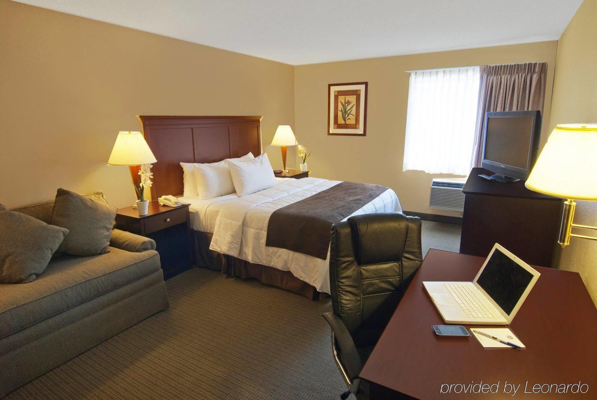 Hotel Western Mccarran 3*