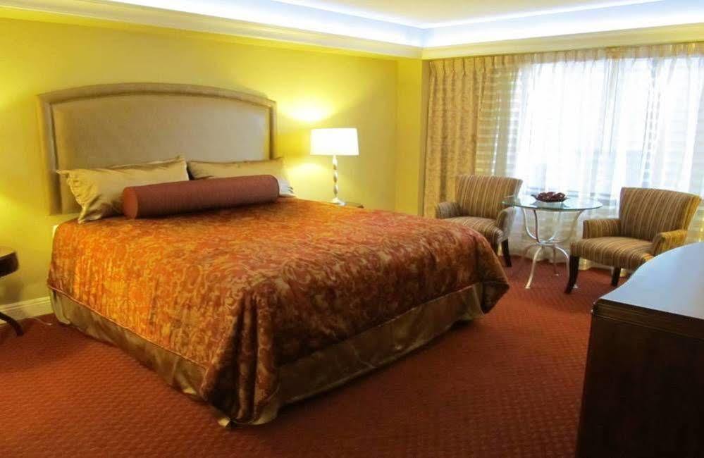 Aparthotel Suites At Jockey Club Las Vegas