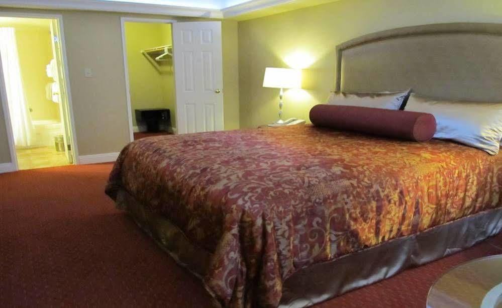 Suites At Jockey Club Aparthotel Las Vegas
