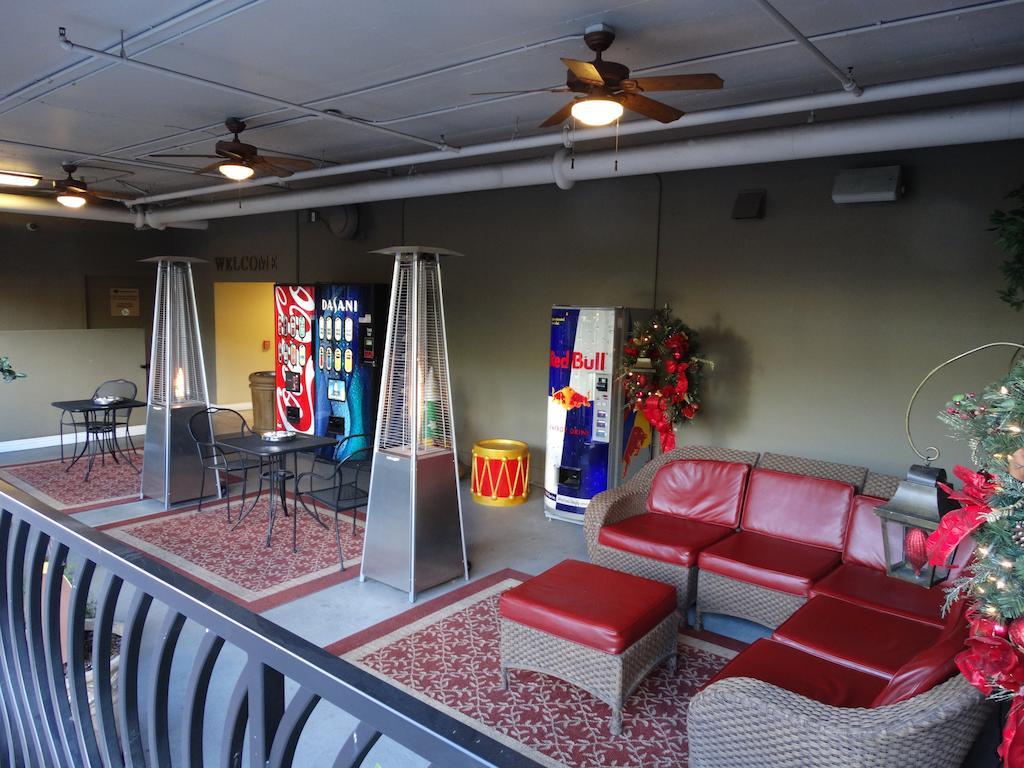 Suites At Jockey Club Aparthotel 3*
