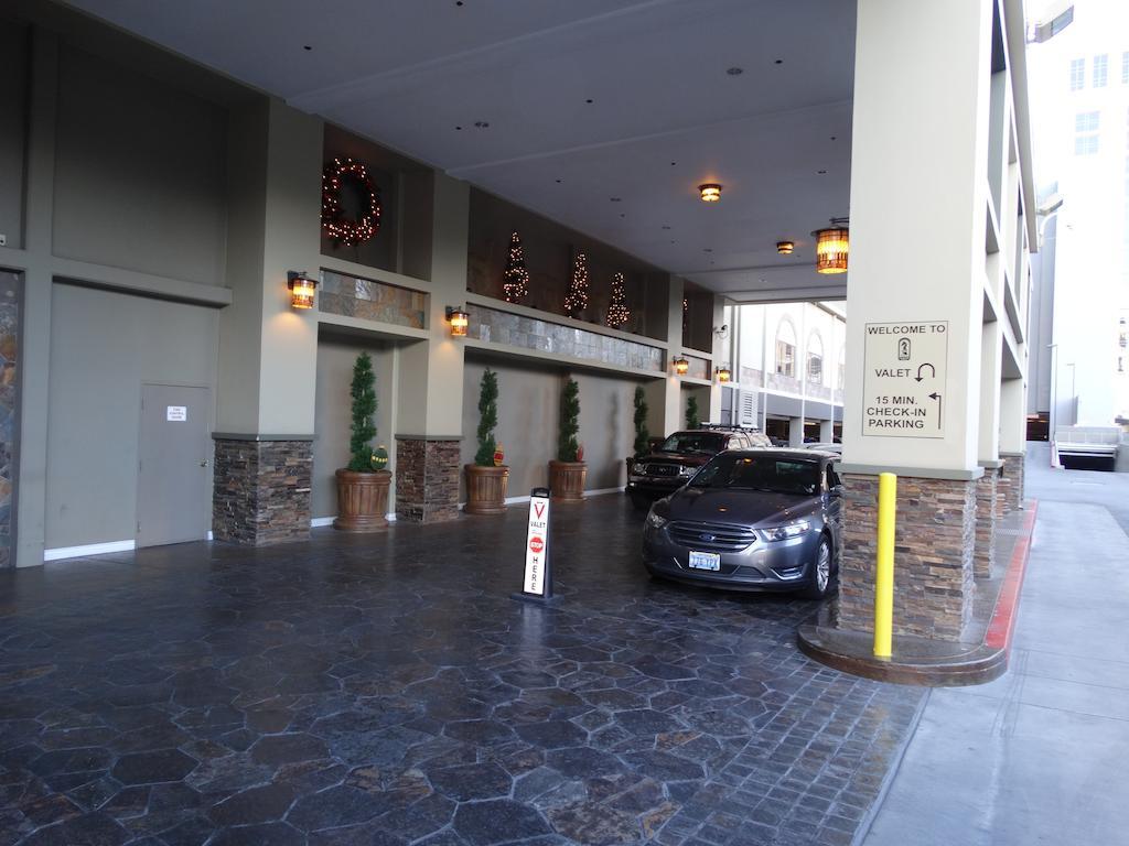 Suites At Jockey Club