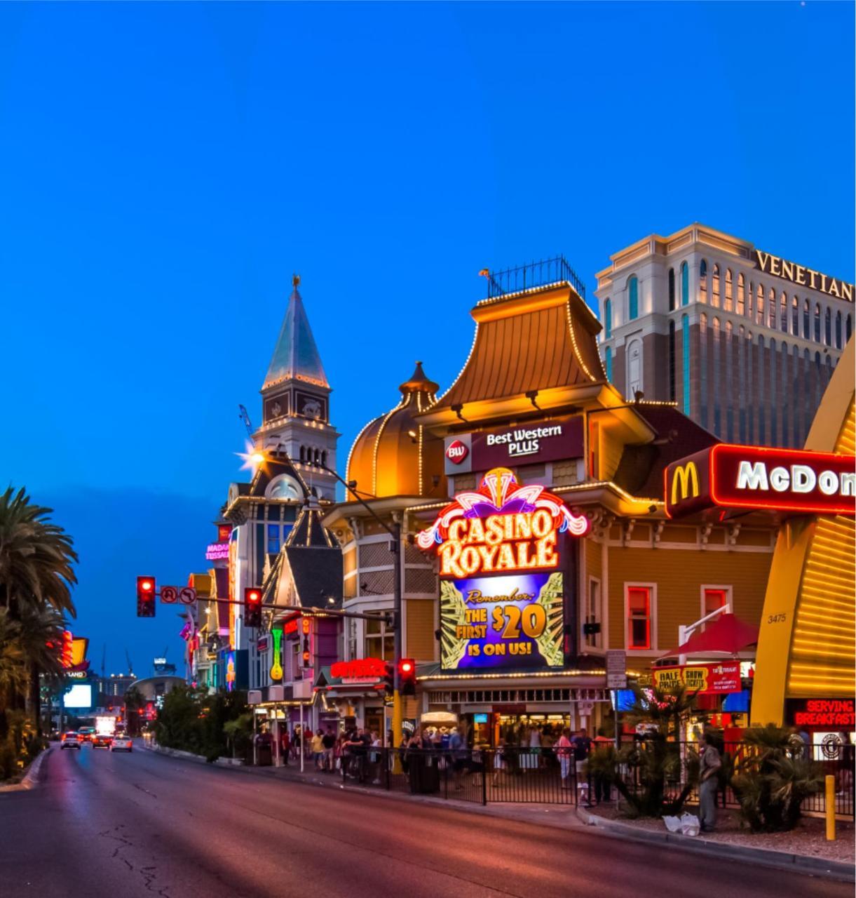 Western Casino Royale - Center Strip