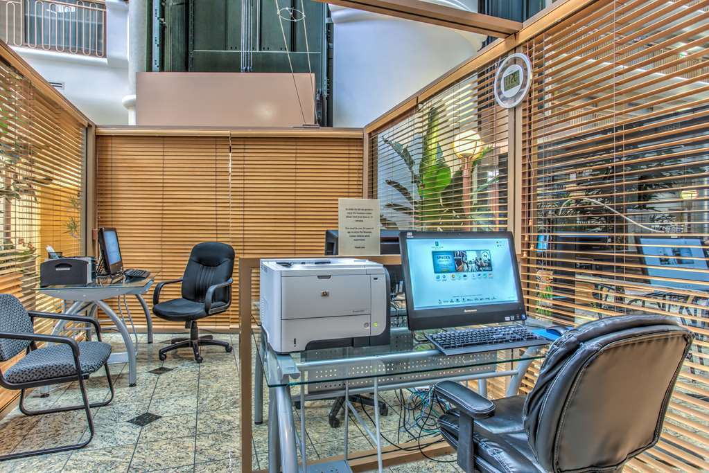 Embassy By Hilton Convention Center Vegas 4*