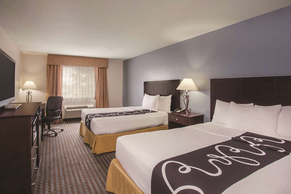 La Quinta & By Wyndham Vegas Nellis Las Vegas