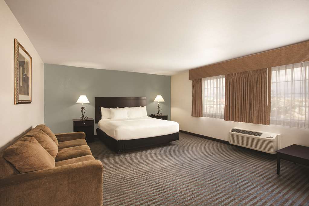 La Quinta & By Wyndham Vegas Nellis Hotel 3*