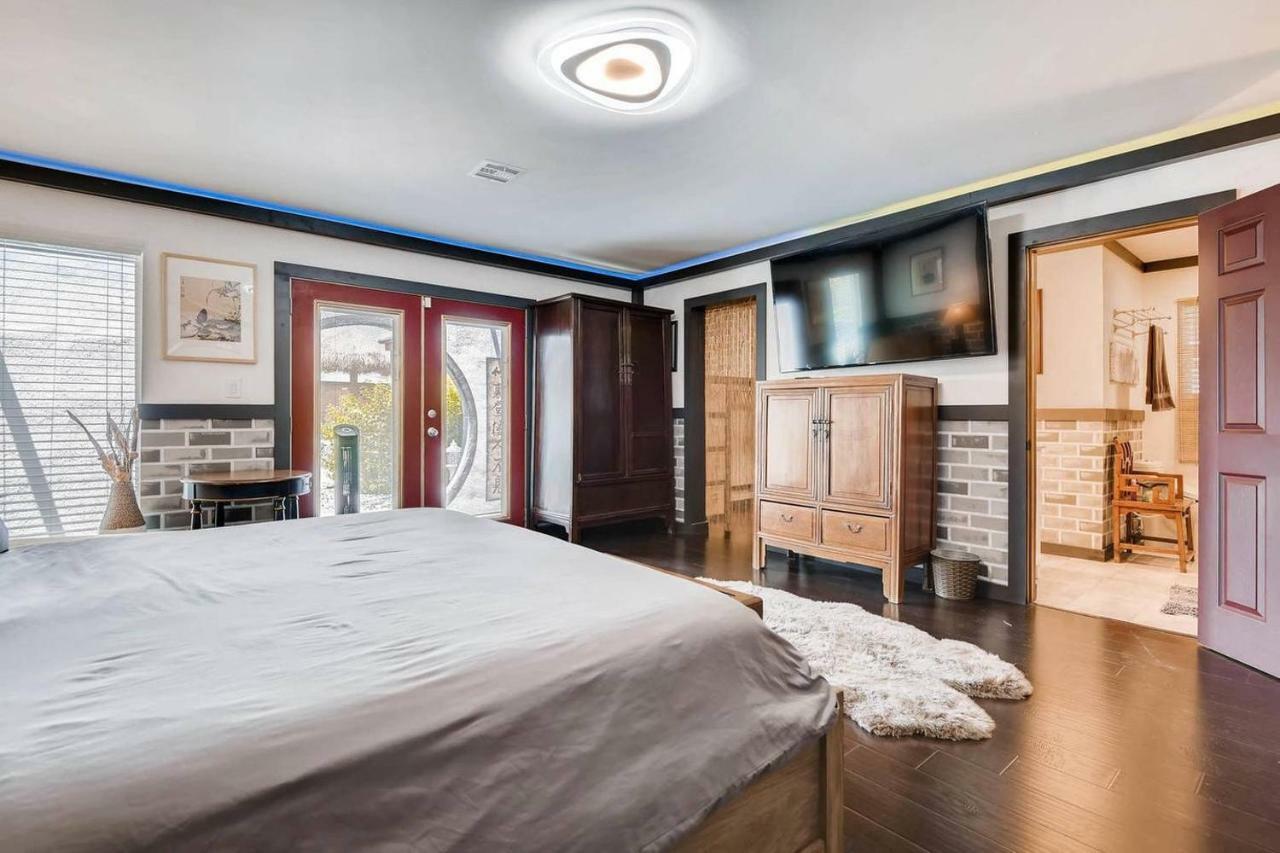 Holiday home 7bd 5ba Mansion W/ Lazy River Hot Tub Sleeps 26 Las Vegas