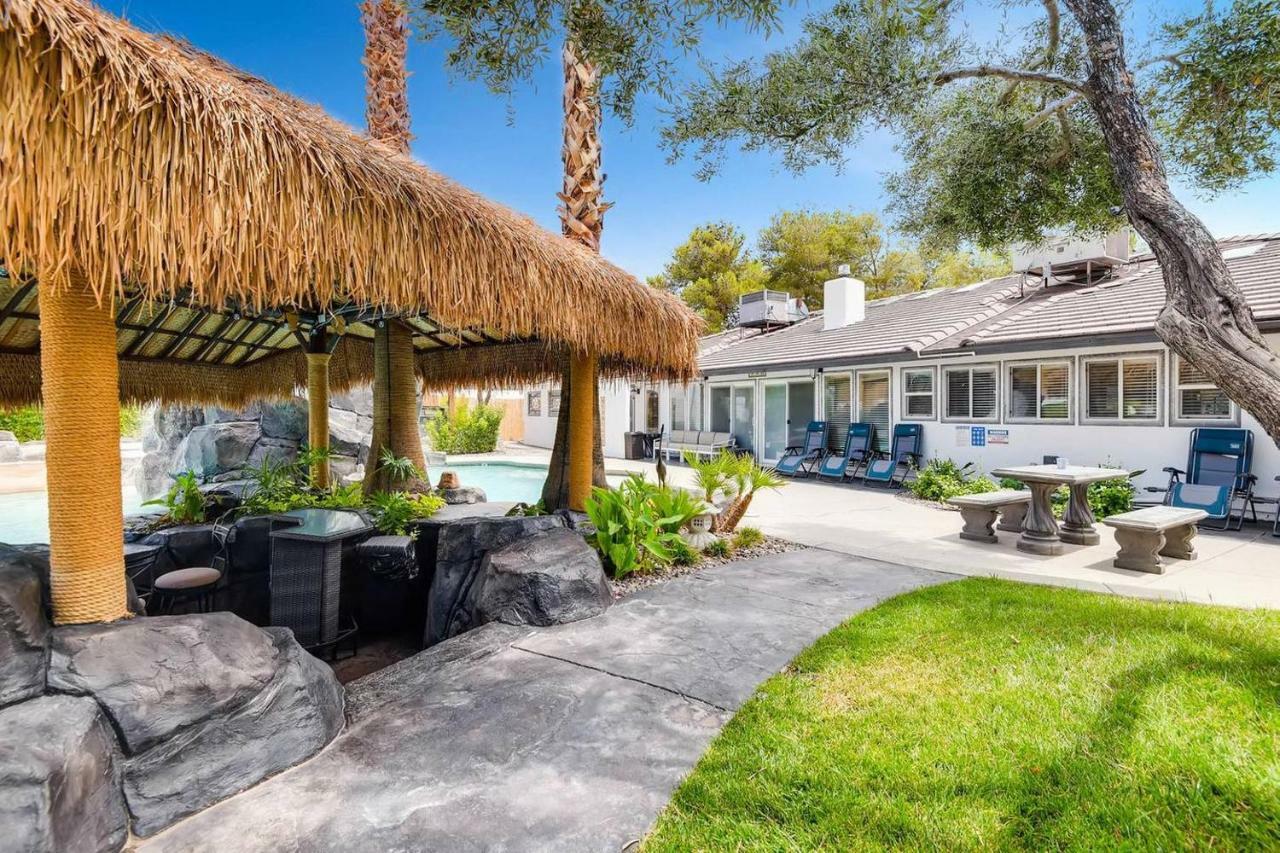 Holiday home 7bd 5ba Mansion W/ Lazy River Hot Tub Sleeps 26 Las Vegas