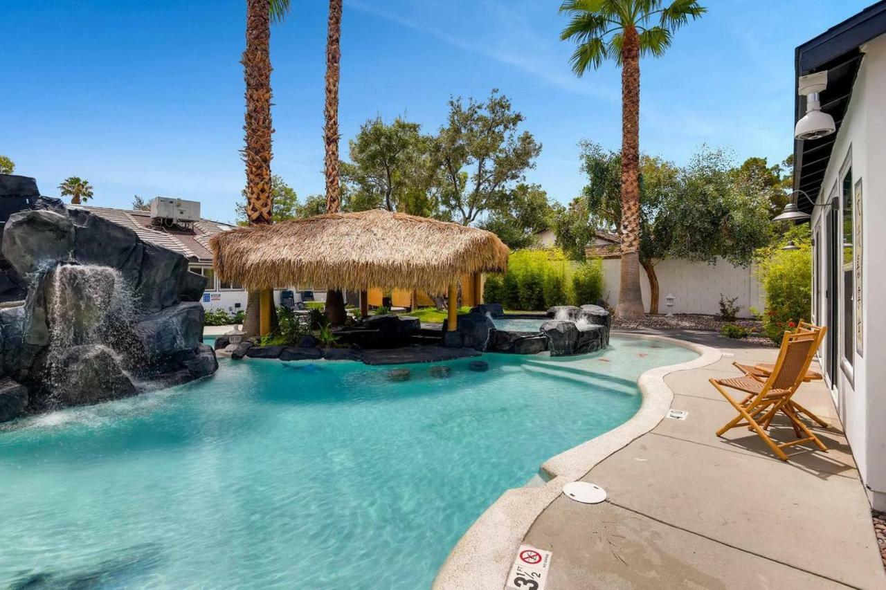 Holiday home 7bd 5ba Mansion W/ Lazy River Hot Tub Sleeps 26 *