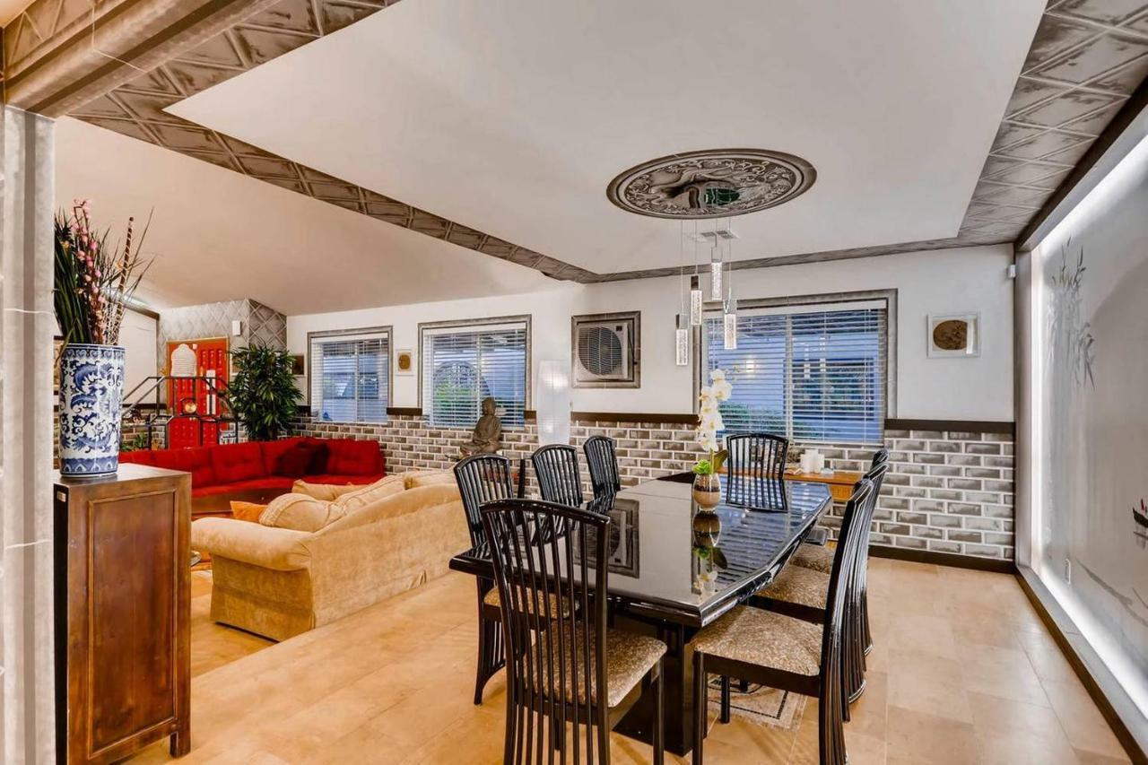 Holiday home 7bd 5ba Mansion W/ Lazy River Hot Tub Sleeps 26 Las Vegas