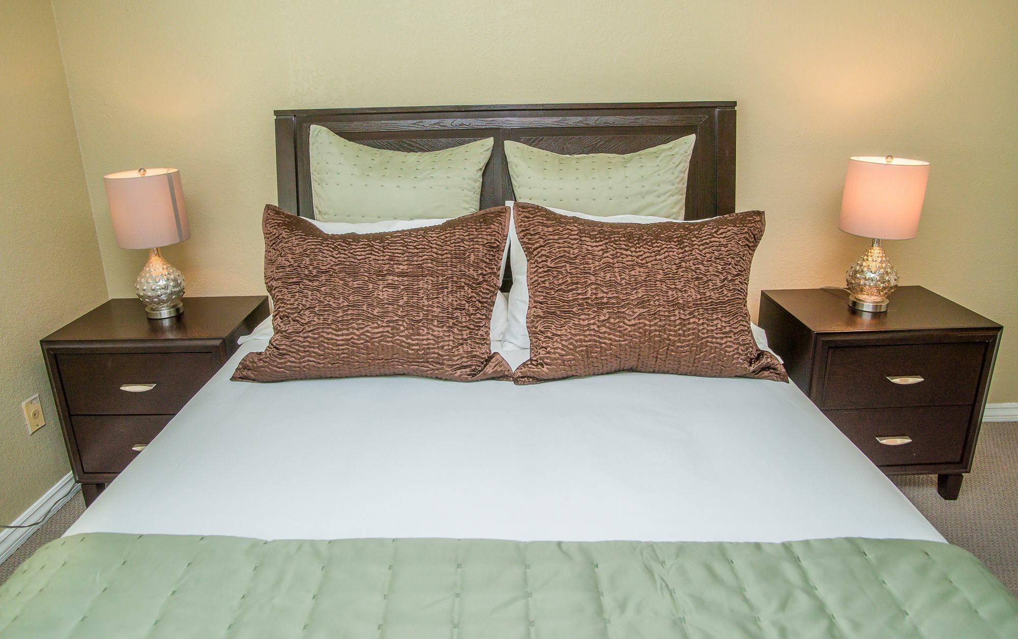 Apartment Luxury 6br 10min To Lv Strip Sleeps 20