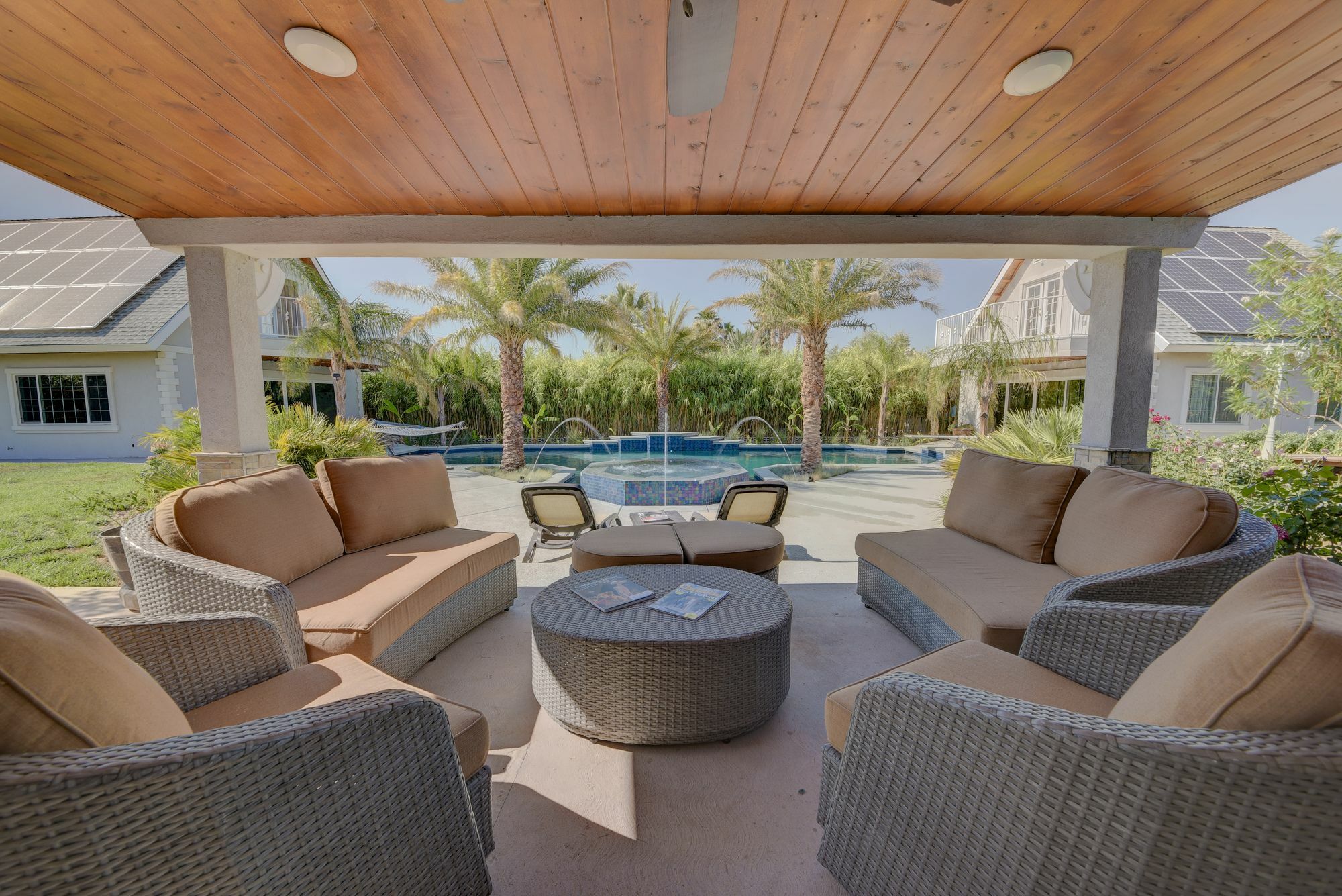 Apartment Sanctuary Pond And Pool Las Vegas