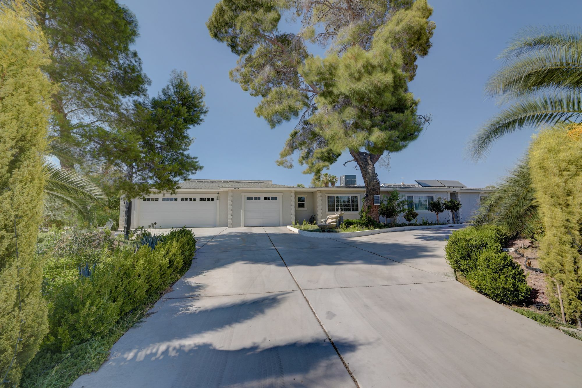 Apartment Sanctuary Pond And Pool Las Vegas