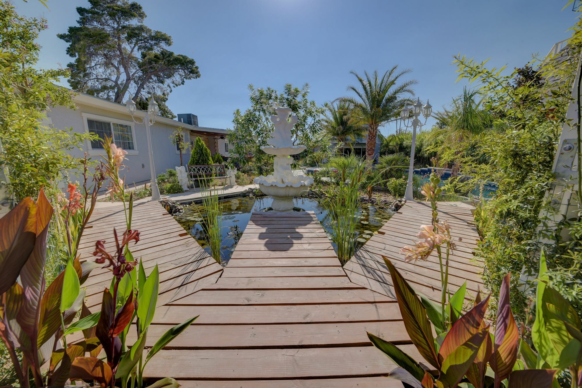 Apartment Sanctuary Pond And Pool