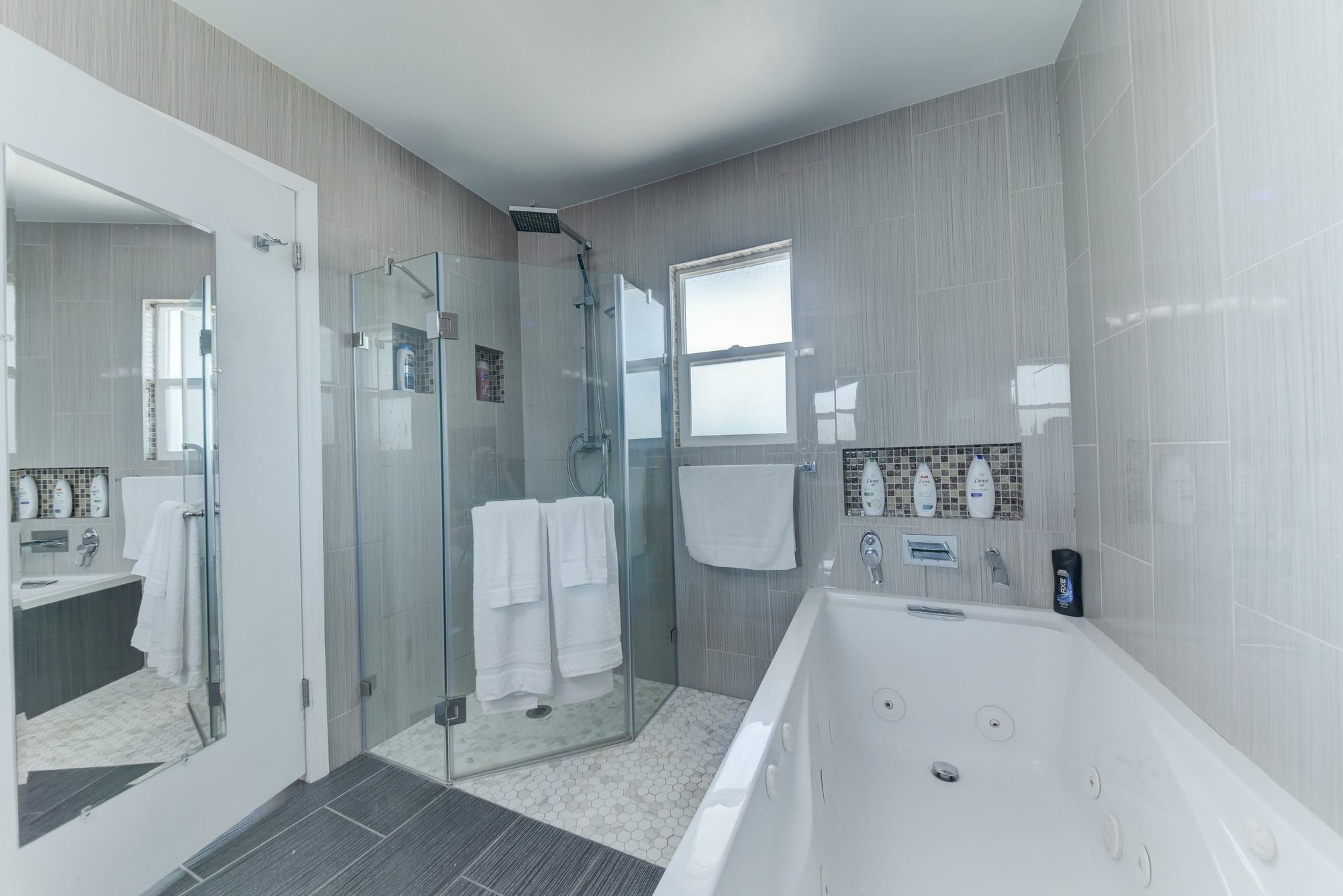 Sanctuary Pond And Pool Apartment