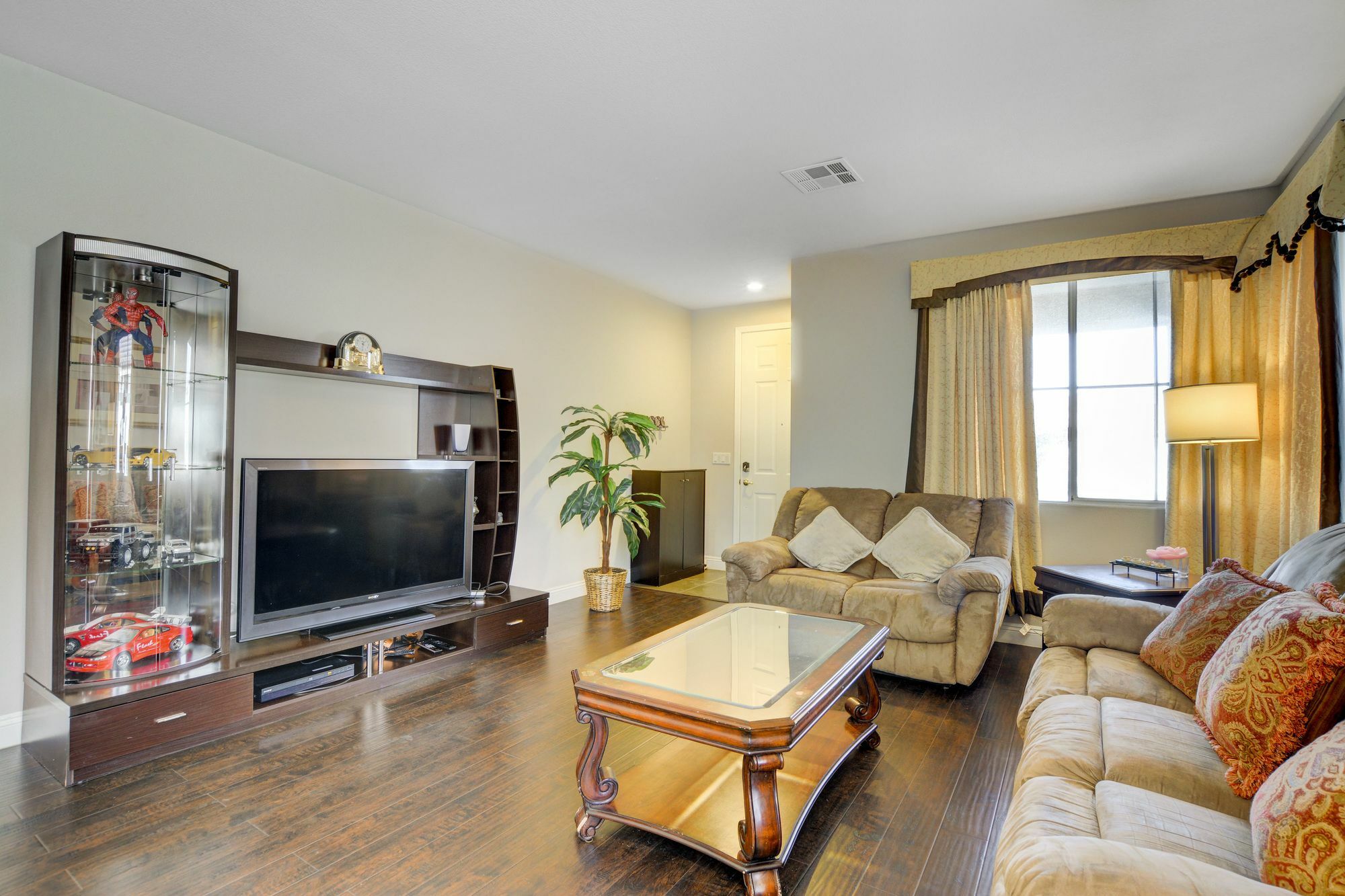 Luxurious 3br 10min To Vegas Strip Apartment Las Vegas